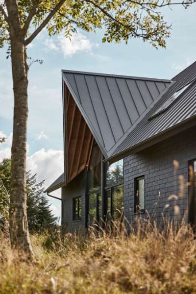 Jow jow – dee’ stålprofiler på vendelbomål’sk og dee’ mousi, Hjabelundvej 49, 9830 Tårs